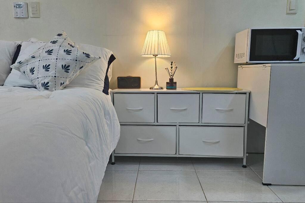 7 Minutes From Apgujeong Station, Gangnam Rodeo, Garosu-gil, Luxury Street Apartment